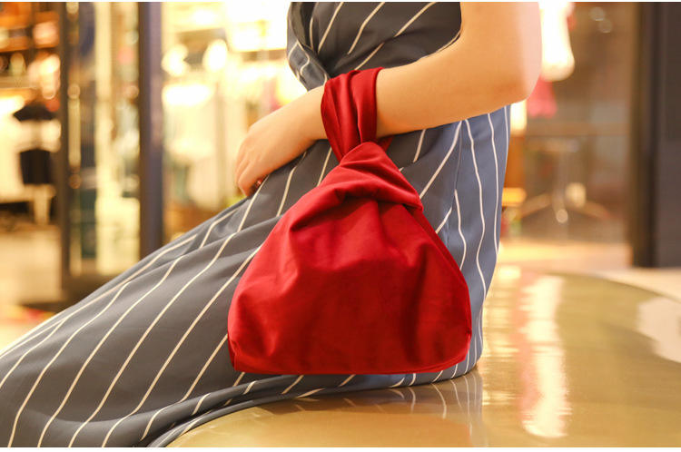 Customize Mini Japanese Style Wind Sleeve Hand-held Hand Vintage Velvet Handbag Wrist Knot Bags for Women